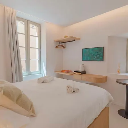 Apartment Le Clocher L Vieux Village L Shellter-rentals *