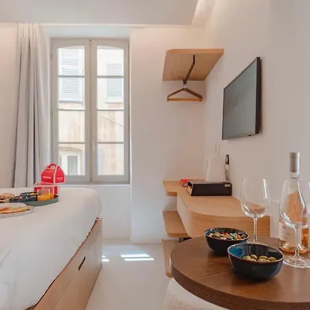 Le Clocher L Vieux Village L Shellter-rentals