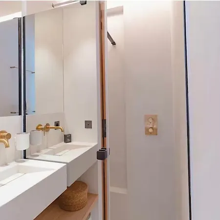 Apartment Le Clocher L Vieux Village L Shellter-rentals *