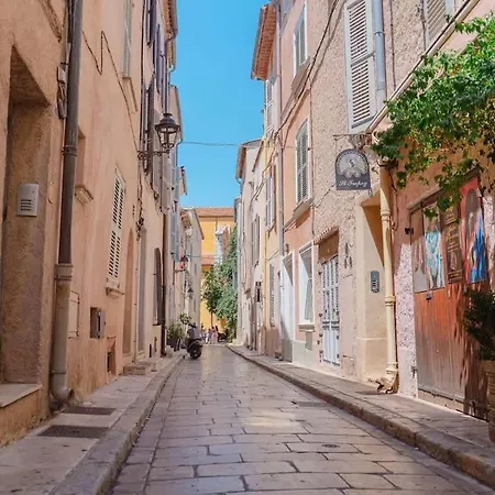 Le Clocher L Vieux Village L Shellter-rentals Apartment *